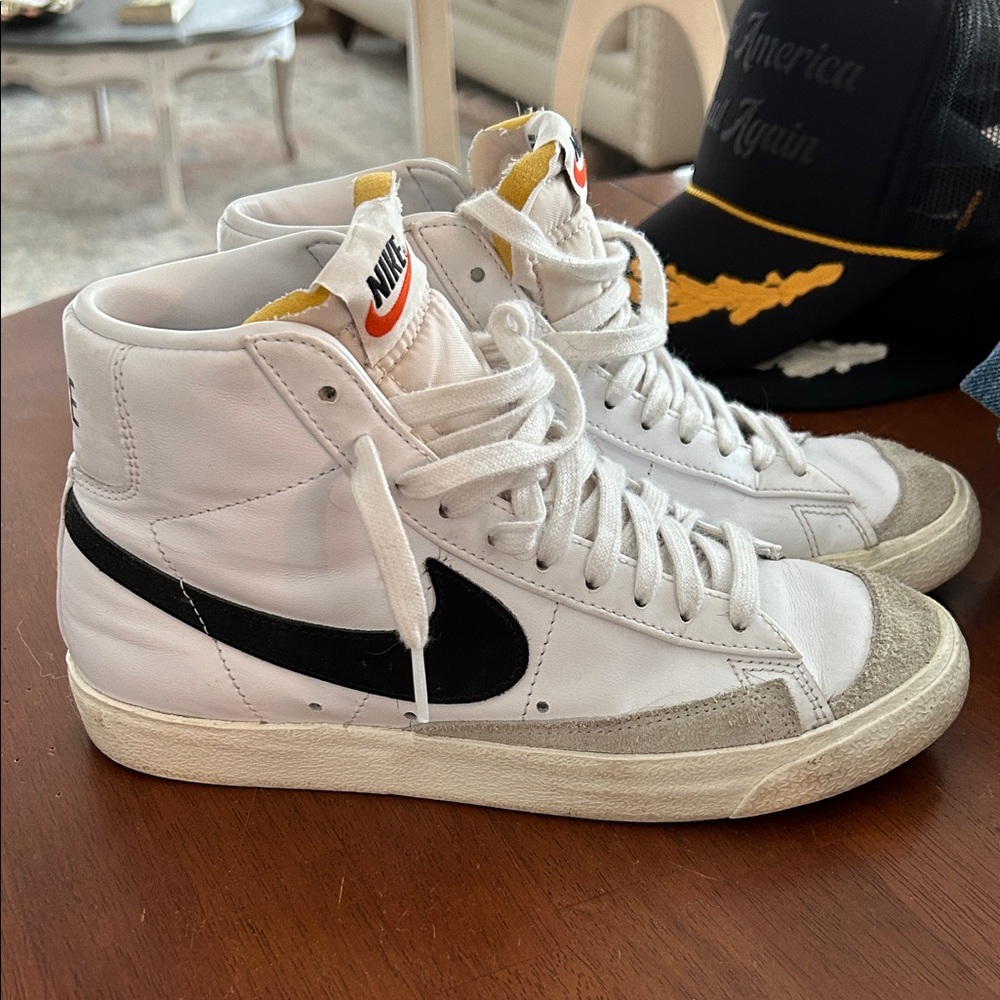 Womens mid blazer 77 7.5 nike